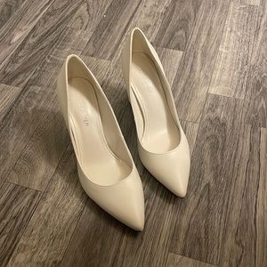 NWB Ivory Marc Fisher heels